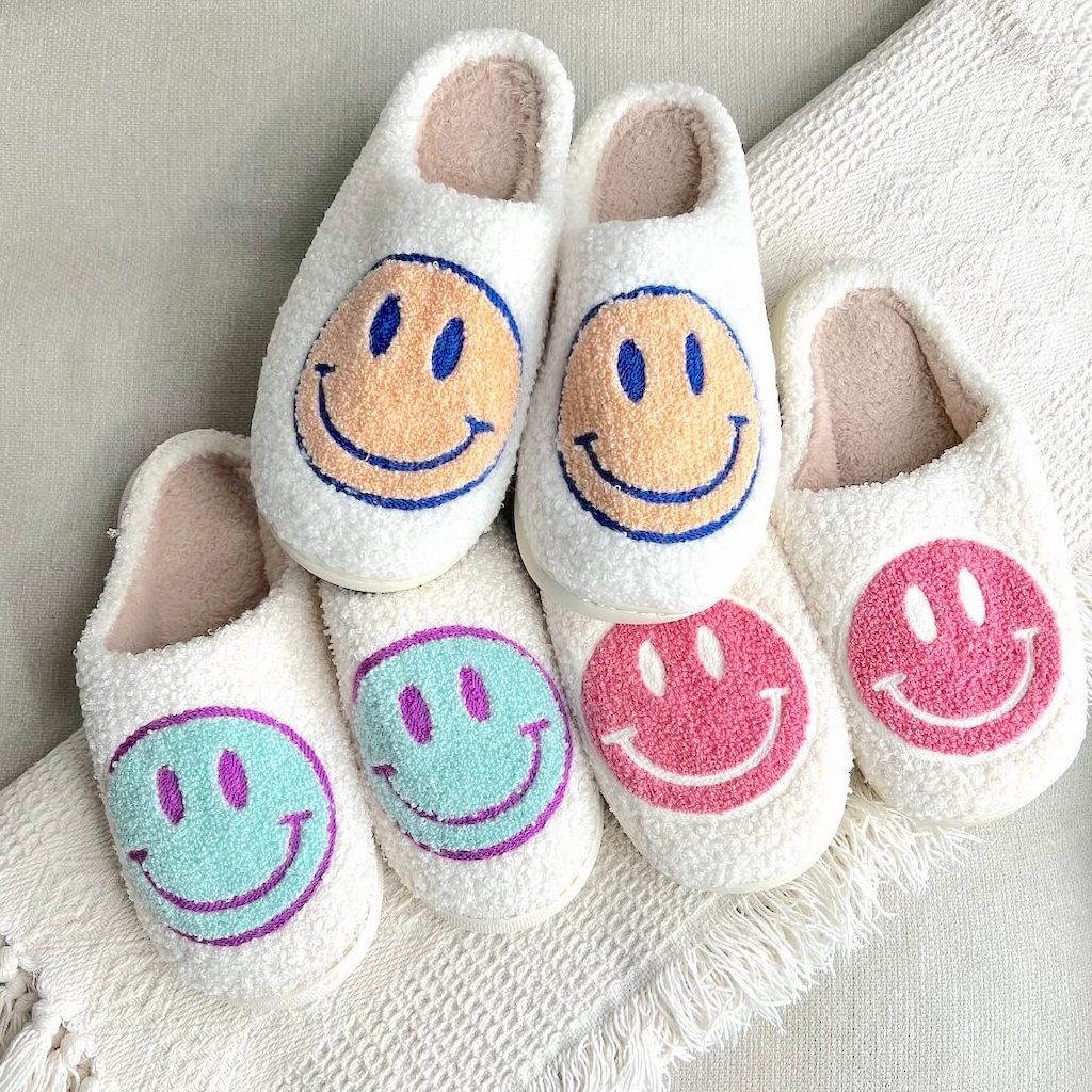Comfortable Smiley Face Slippers