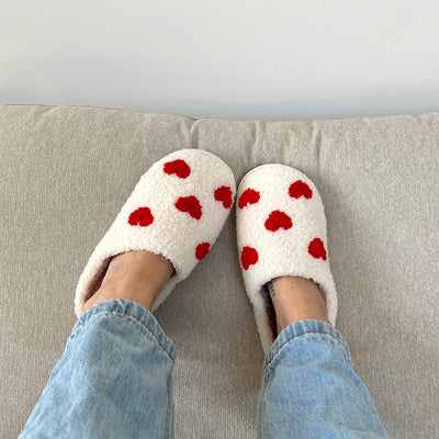 nordic_peace_lovers_plush_heart_slippers_women_warm_cozy_shoes_slides