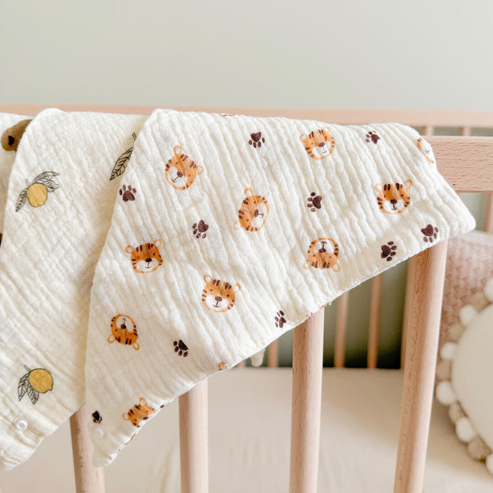 Absorbent muslin baby drool bib set for infants