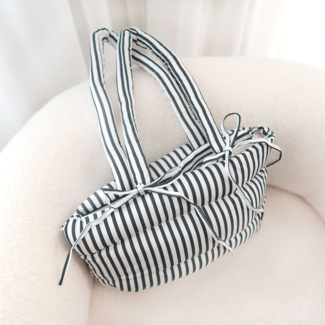 black Striped puffer shoulder bag with roomy design