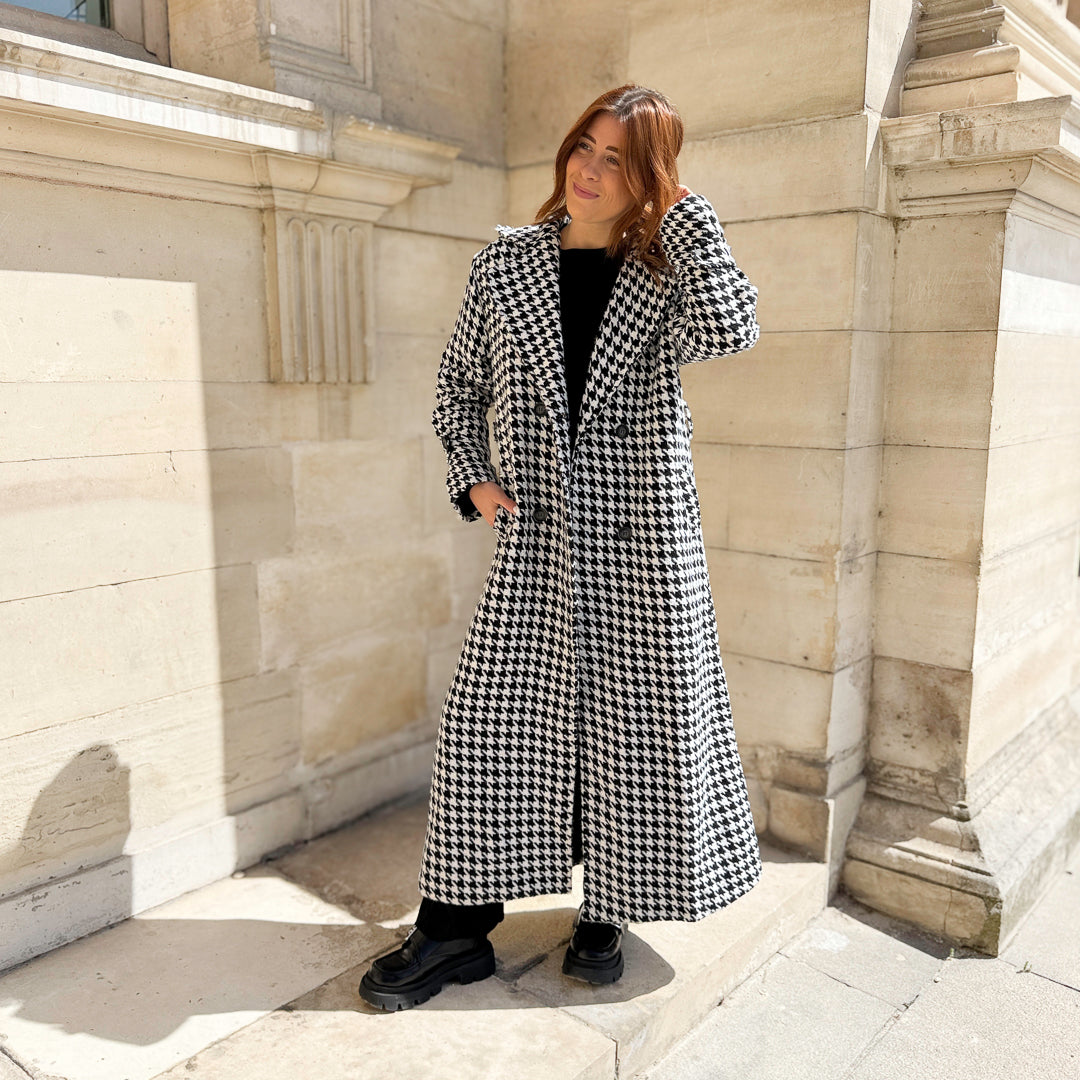 Winter houndstooth maxi coat with tailored fit for women