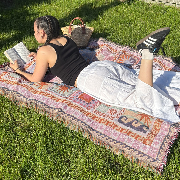 Large tapestry picnic blanket with retro geometric patterns