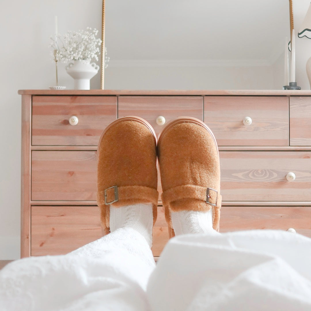 Fluffy slip-on slippers for women