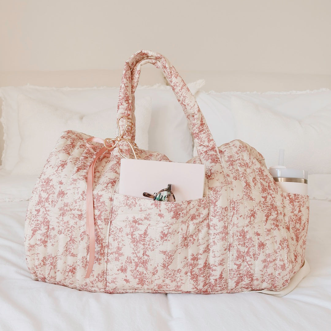 Soft quilted tote bag for everyday and travel use