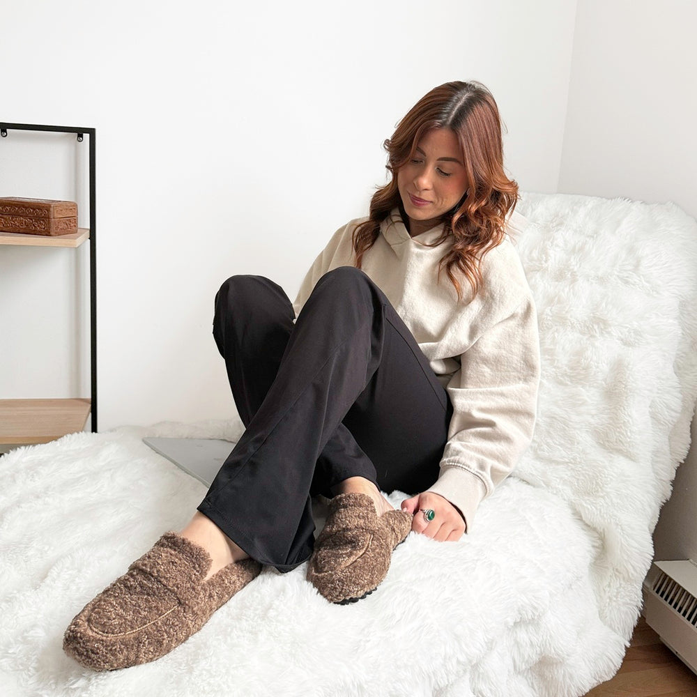 Soft indoor slippers for women