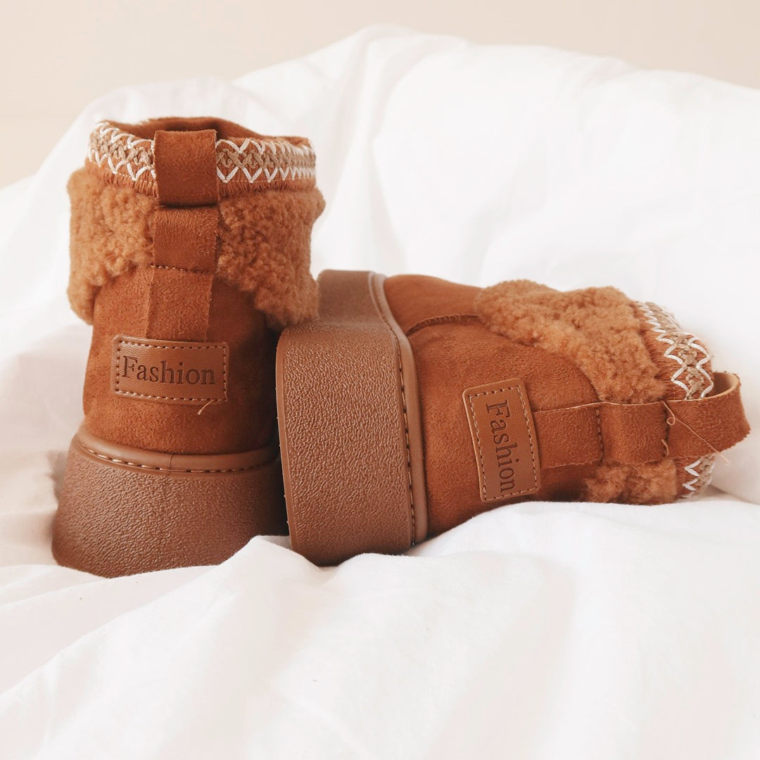 Women’s winter boots with soft fur lining