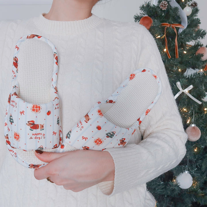 Women’s Christmas slippers with cute puppy and tree pattern