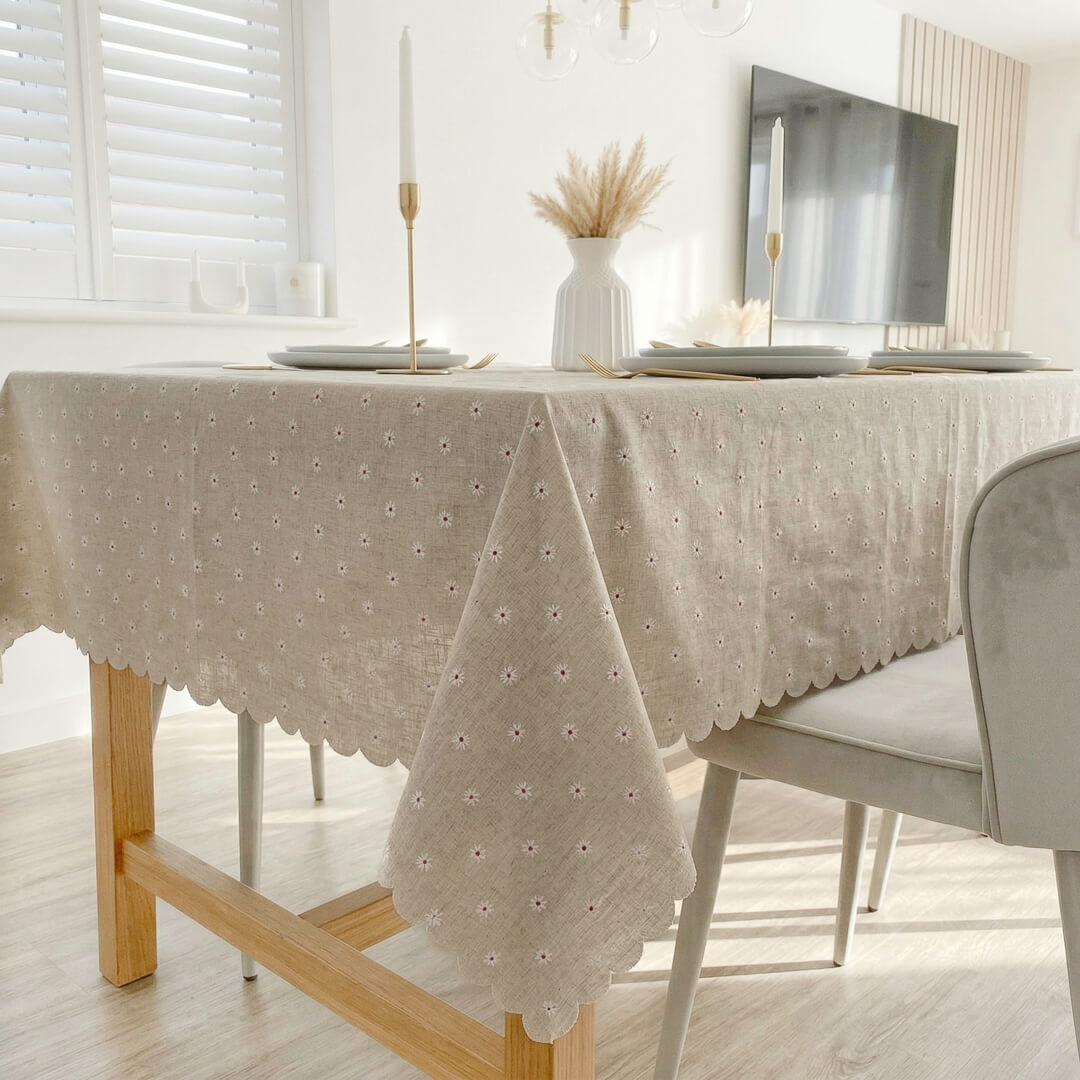 tablecloth with small daisy embroidery and elegant scalloped hem