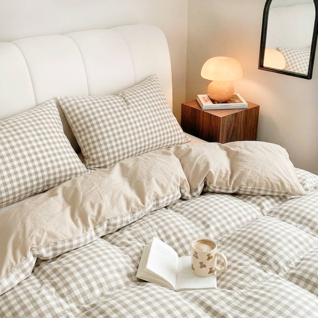 Beige checkered duvet cover set with matching pillowcases