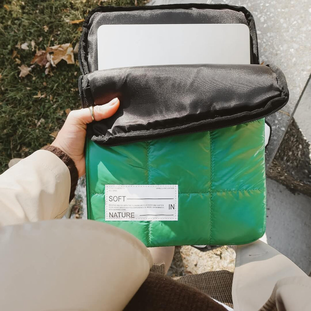 Soft padded puffer case with zip closure for MacBook and tablets