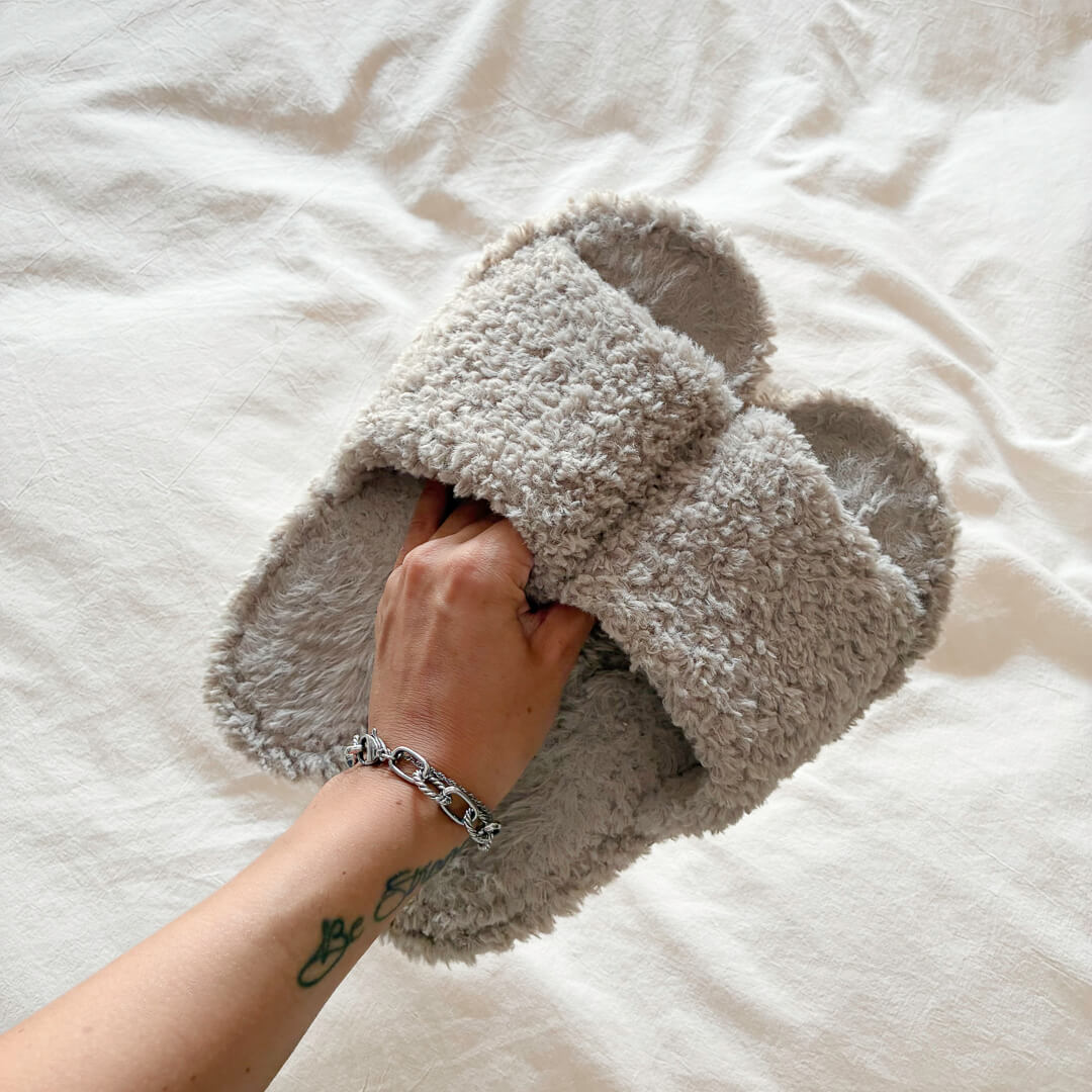Women’s indoor slippers with soft textured plush finish