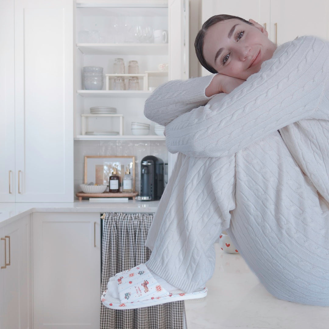 Lightweight holiday slippers with dog and Christmas prints