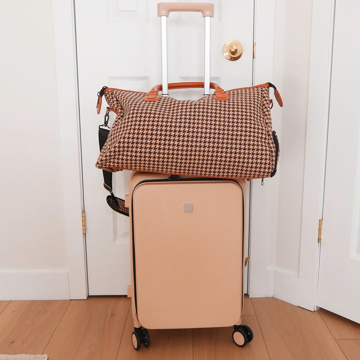 Classic houndstooth duffle bag for travel