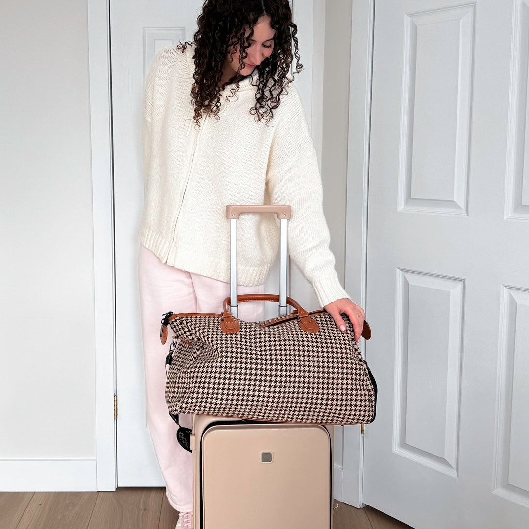 classic houndstooth travel duffle bag for weekend trips