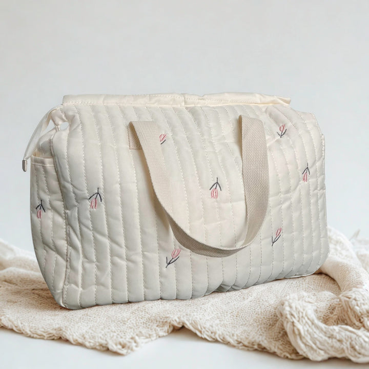 Minimalist diaper bag for moms with comfortable carry handles