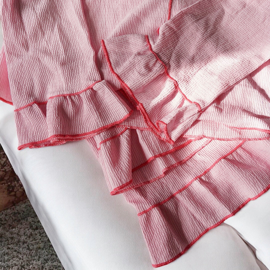 Relaxed fit lounge set with ruffles and classic buttons