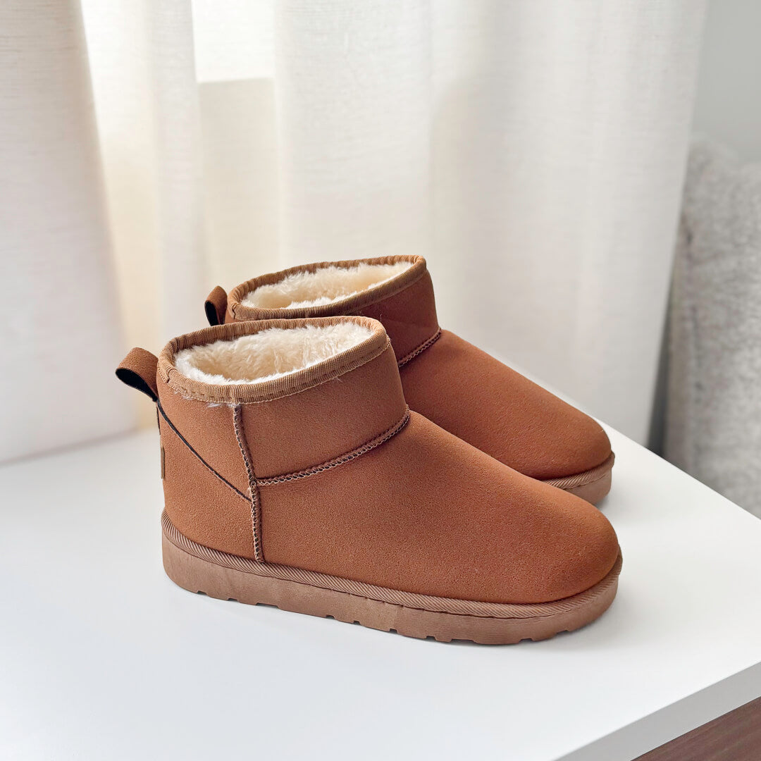 Cozy winter boots with soft interior lining