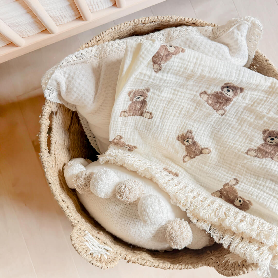 Cozy baby blanket with breathable muslin construction