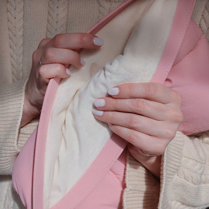 Stylish puffer laptop case for MacBook with magnetic closure