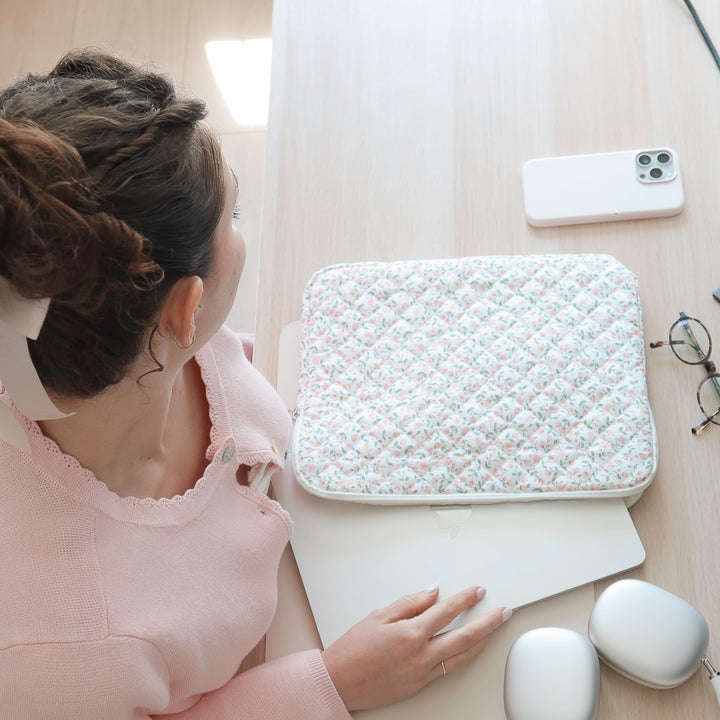 Three-piece padded laptop sleeve set in pink floral print