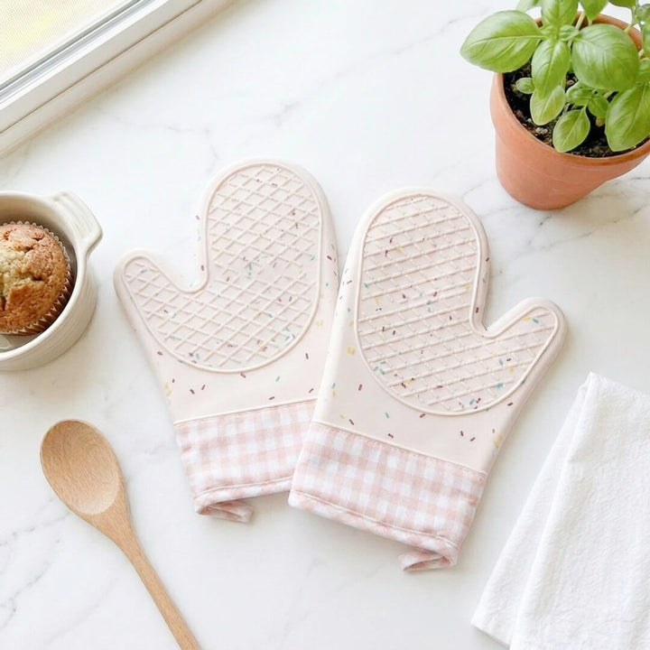 Heat-resistant silicone baking gloves with non-slip grip