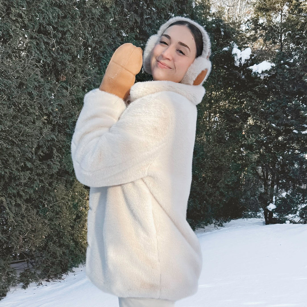 Women’s fluffy earmuffs with padded band