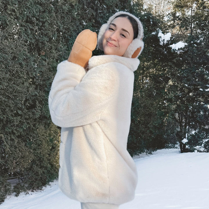 Women’s fluffy earmuffs with padded band