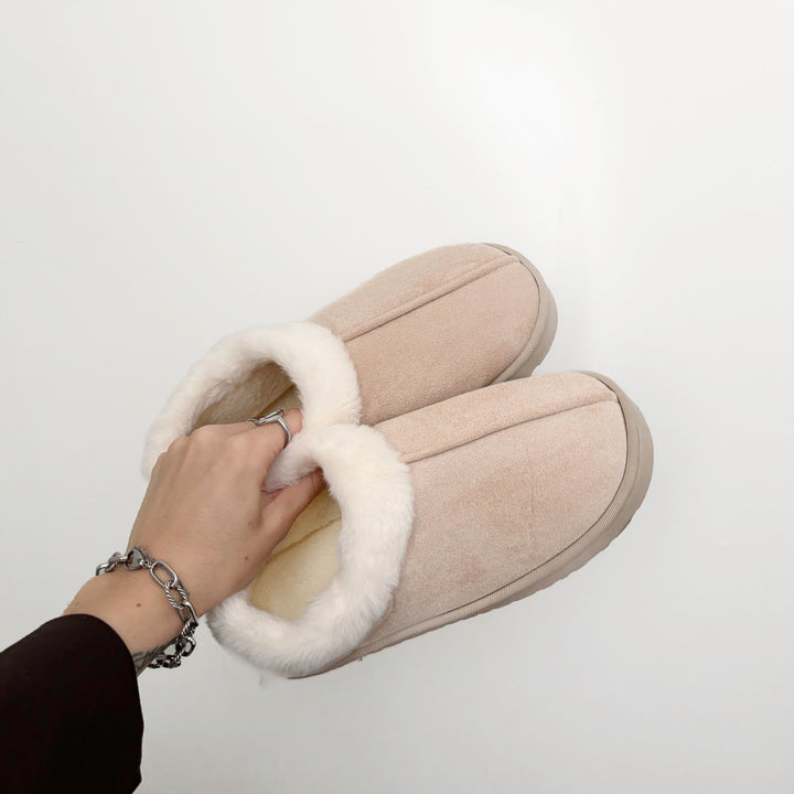 Warm slip on boots with fluffy lining and durable flat sole