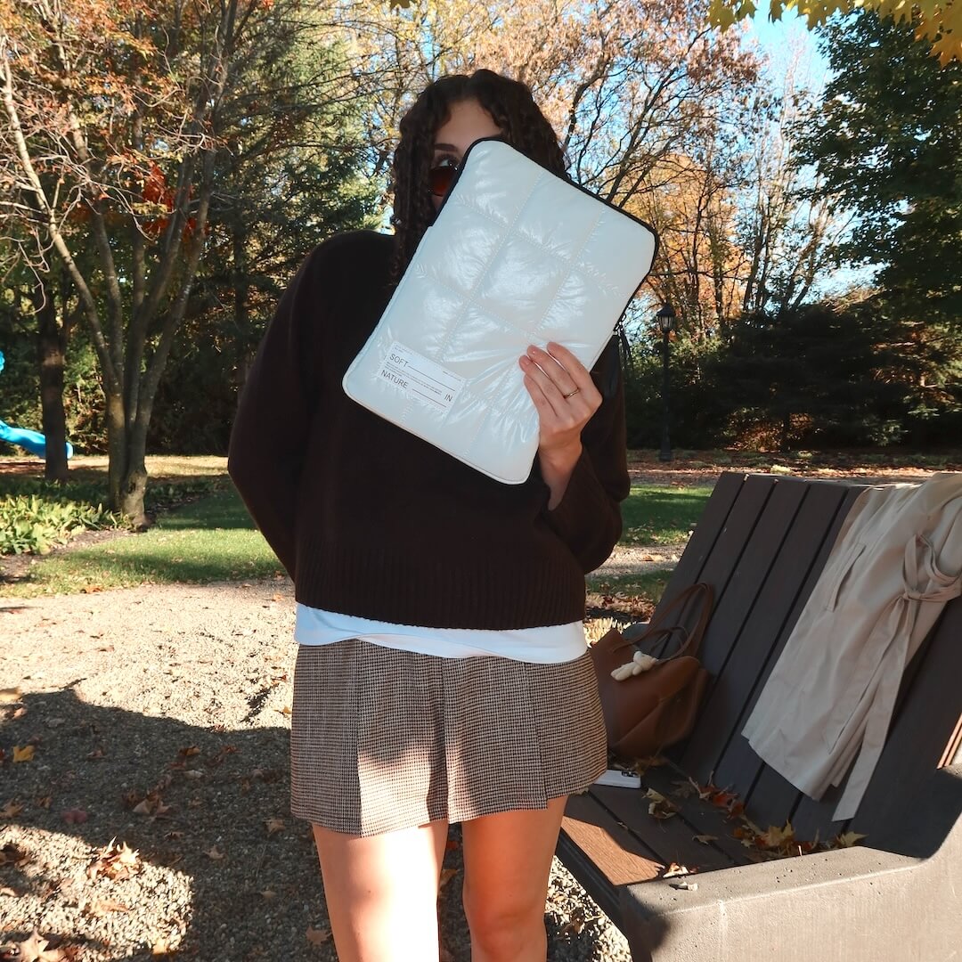 Padded puffer laptop case with zip and soft quilt stitching