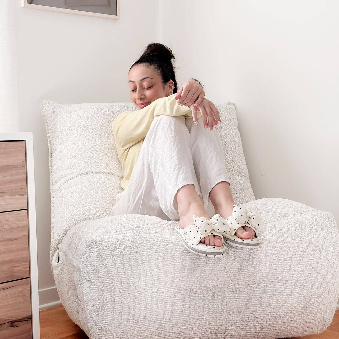 Cozy indoor slippers with padded sole