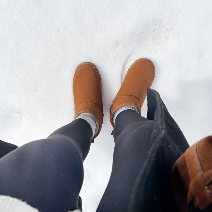 Women’s mini winter boots with cozy plush interior