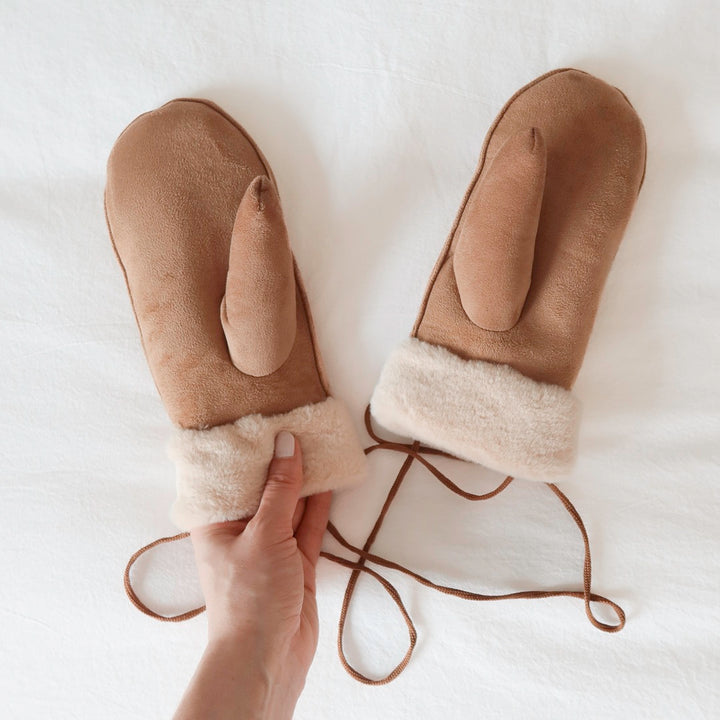 Cold weather mittens for women with fur-lined cuff