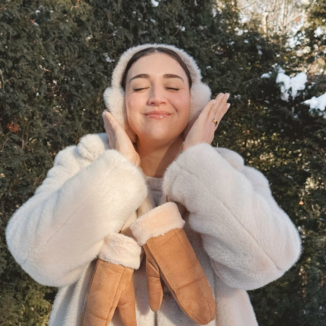 Comfortable mitten gloves with insulated plush lining