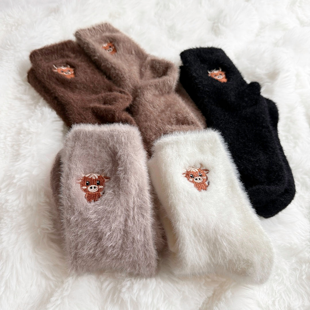 Women’s warm fuzzy socks bundle in neutral shades