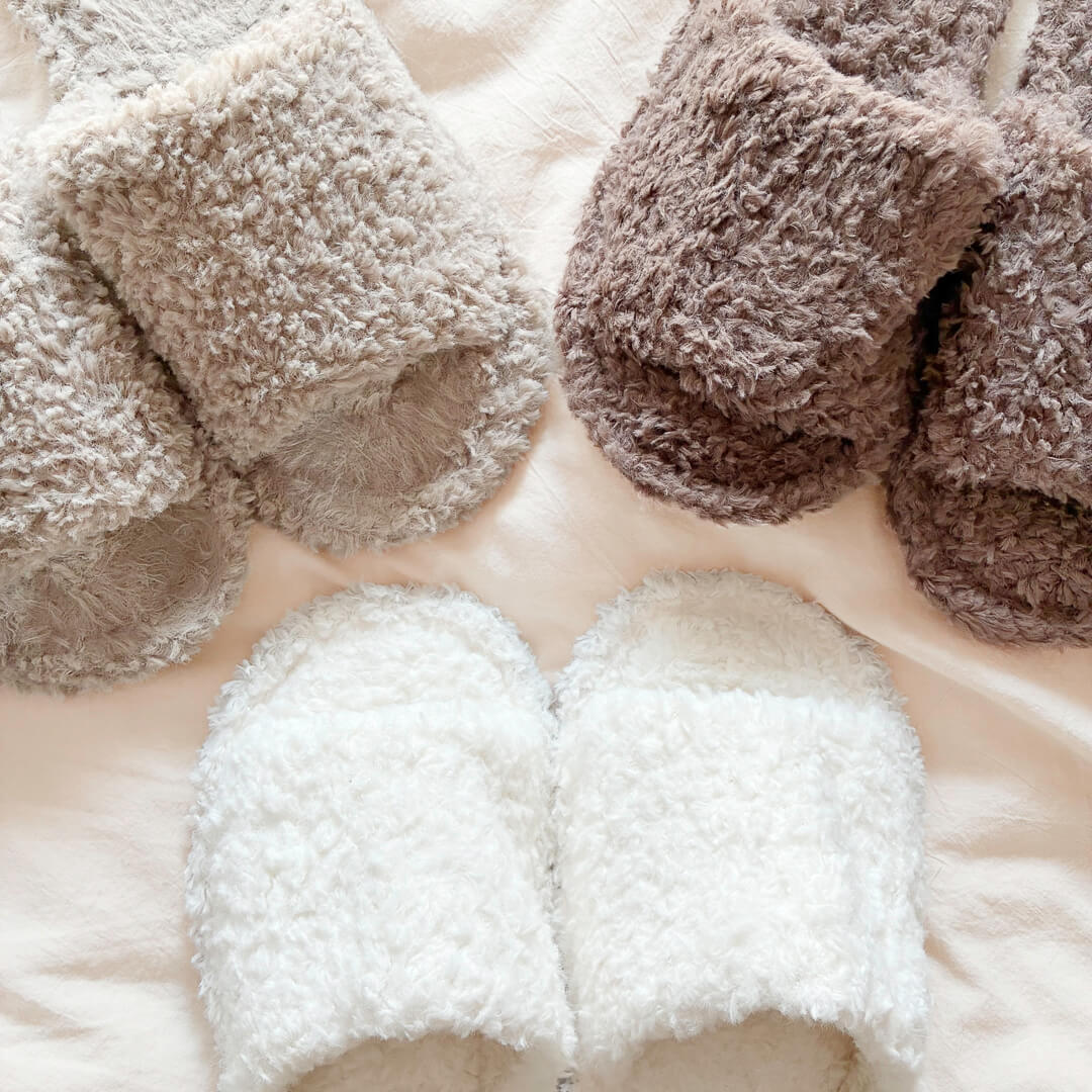 Neutral indoor slippers with plush cushioned footbed