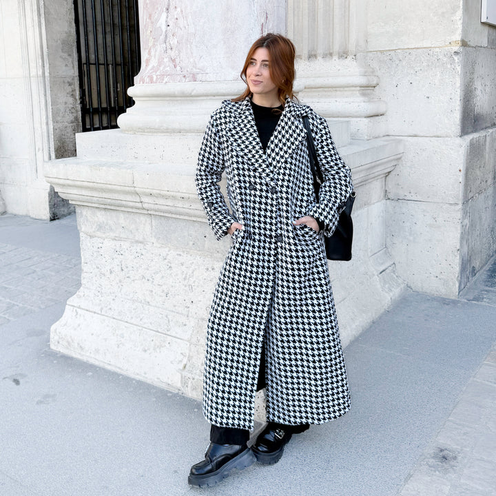 Women's long houndstooth double-breasted coat with street style look