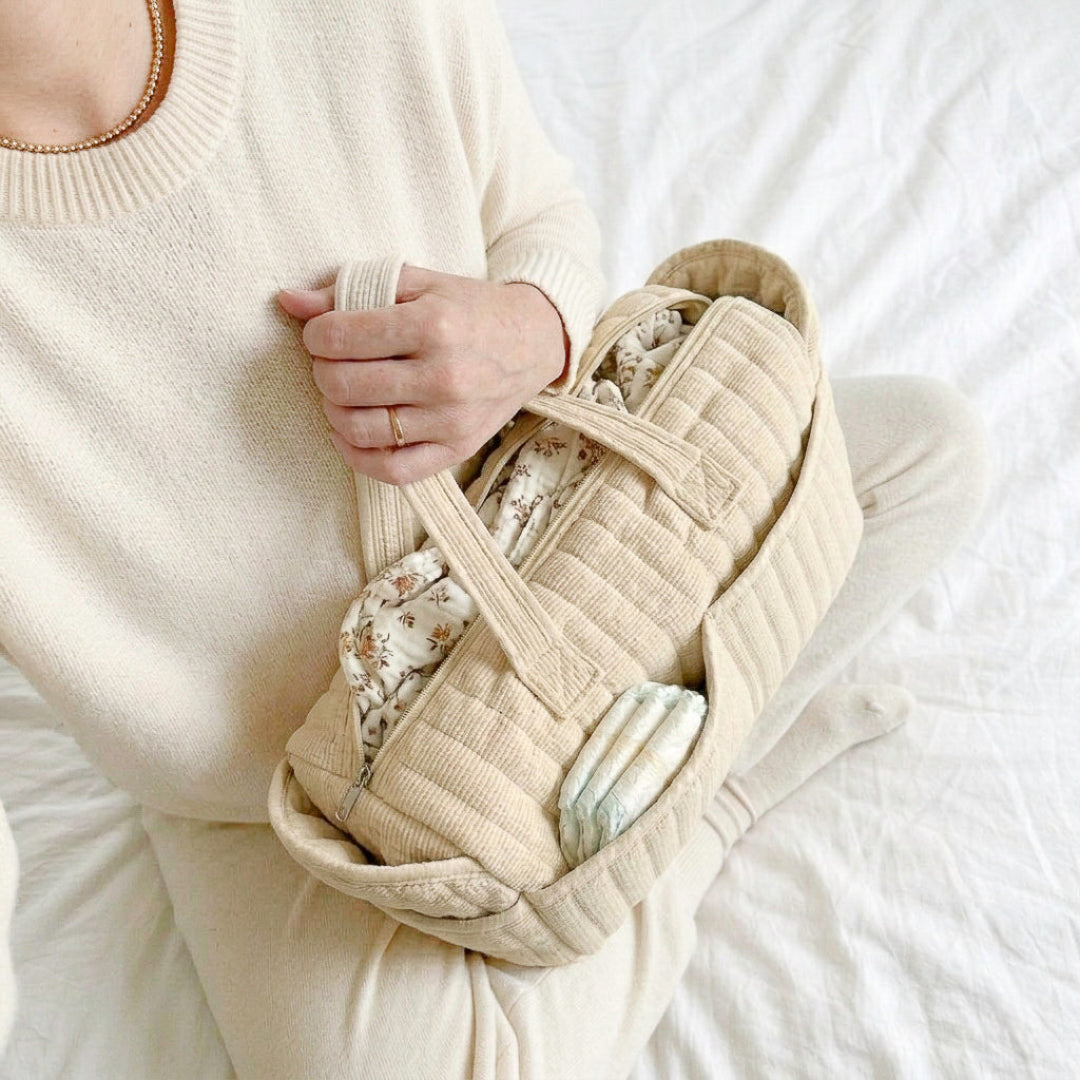 Minimalist diaper bag with soft quilted fabric