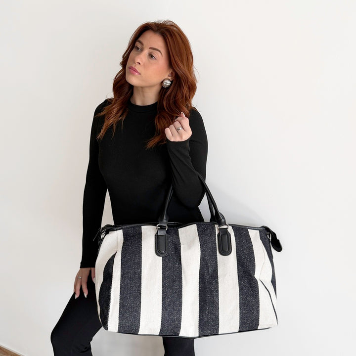 Striped canvas bag for gym and weekend trips