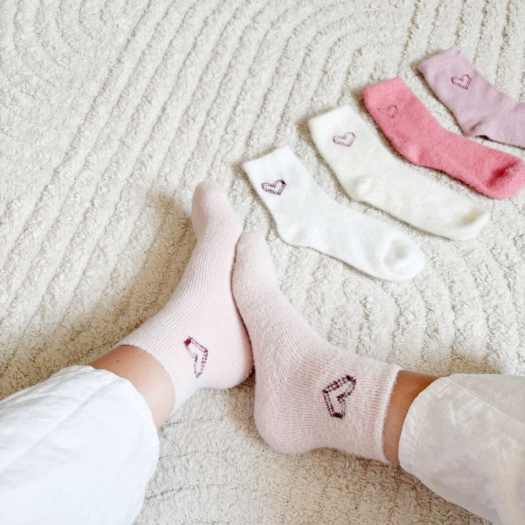 Women's cozy heart socks set