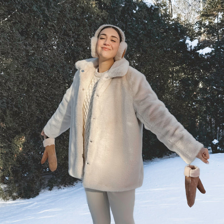 Soft snow mittens for women