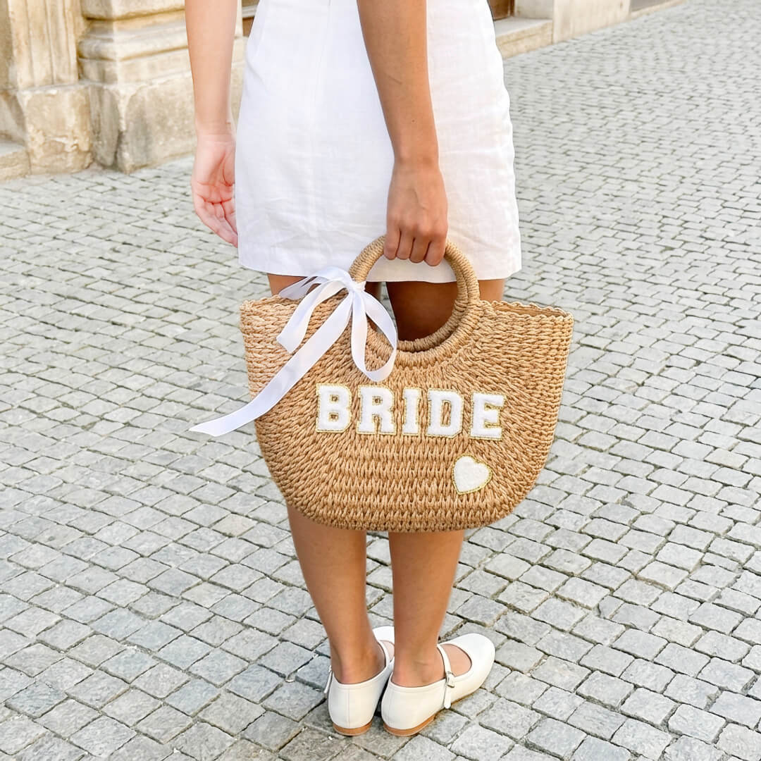 Woven bride handbag with round handles 