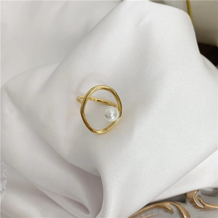 Cilla Minimalist Pearled Ring