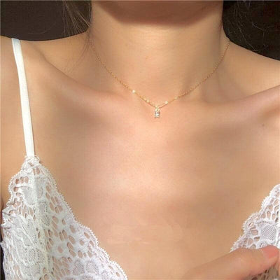 Gold Minimalistic Necklace with Diamond
